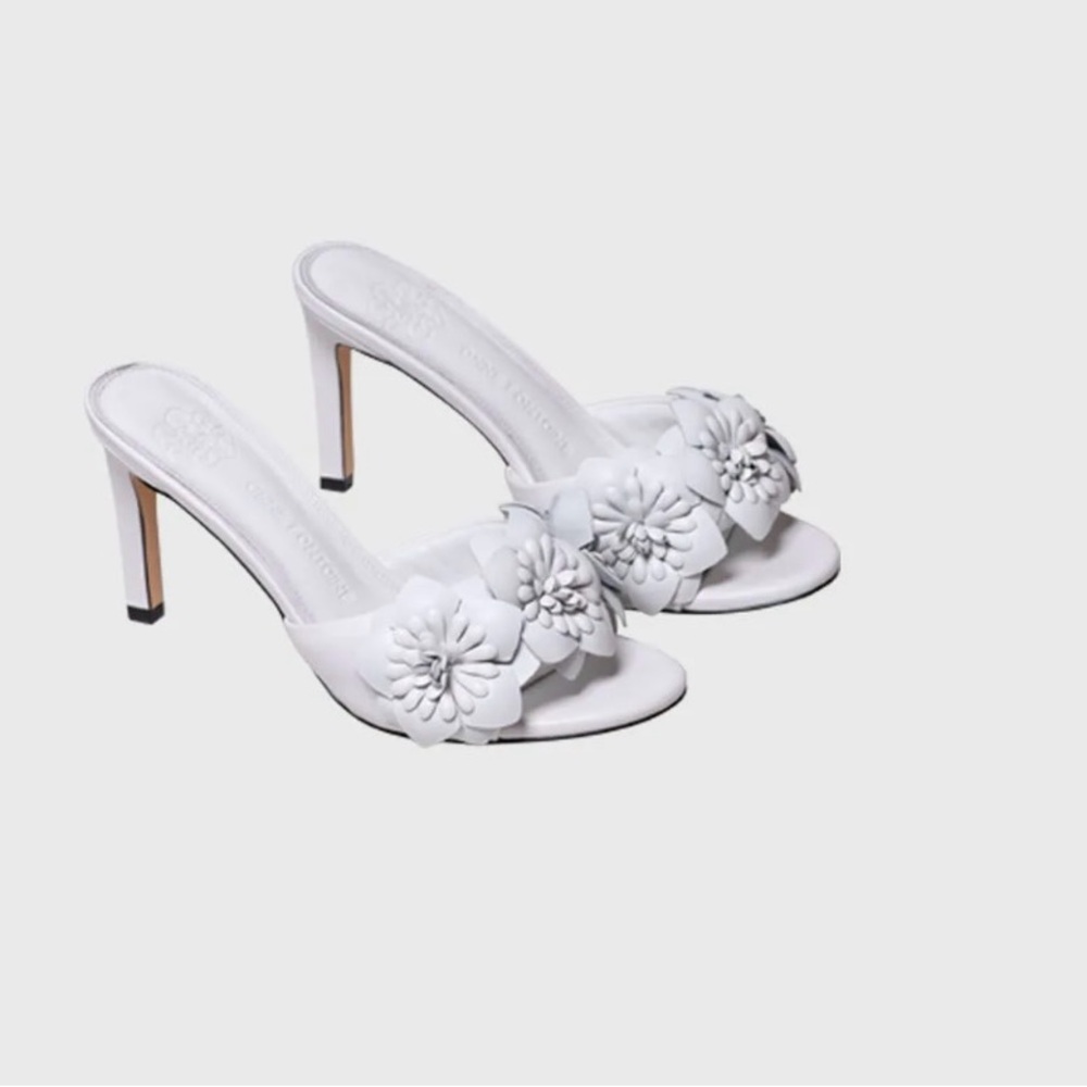 Anne Fontaine heel